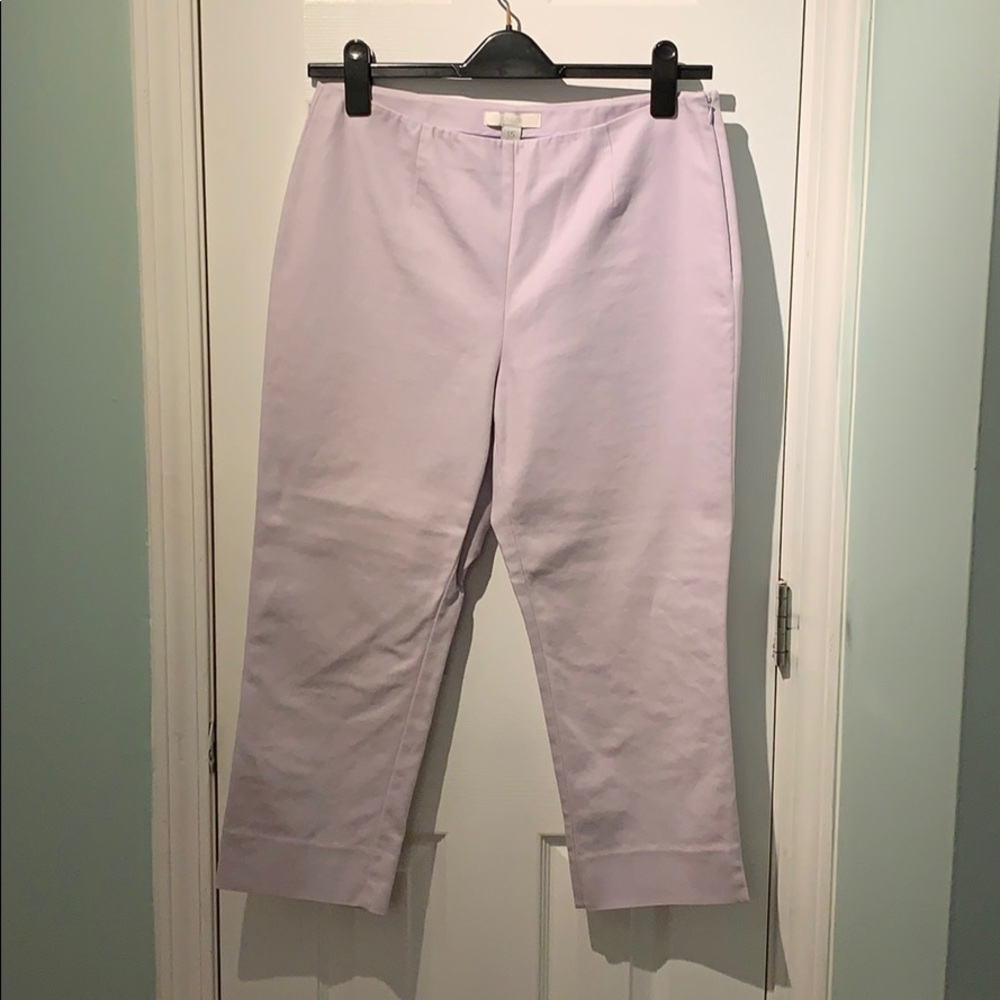 Beautiful Chico’s lavender crop pants Sz 10